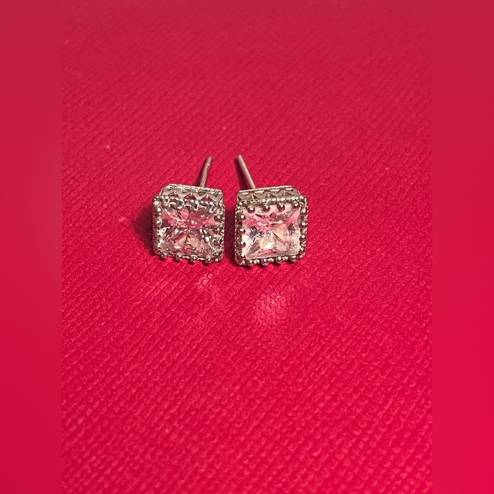Elegant Silver Stud Earrings ❤️❤️ no box ! - Picture 2 of 7